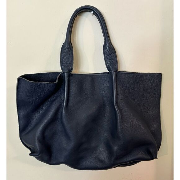 OLIVERE ISABEL 2.0 EAST WEST TOTE IN Navy BUFFALO COWHIDE / used - Picture 2 of 10